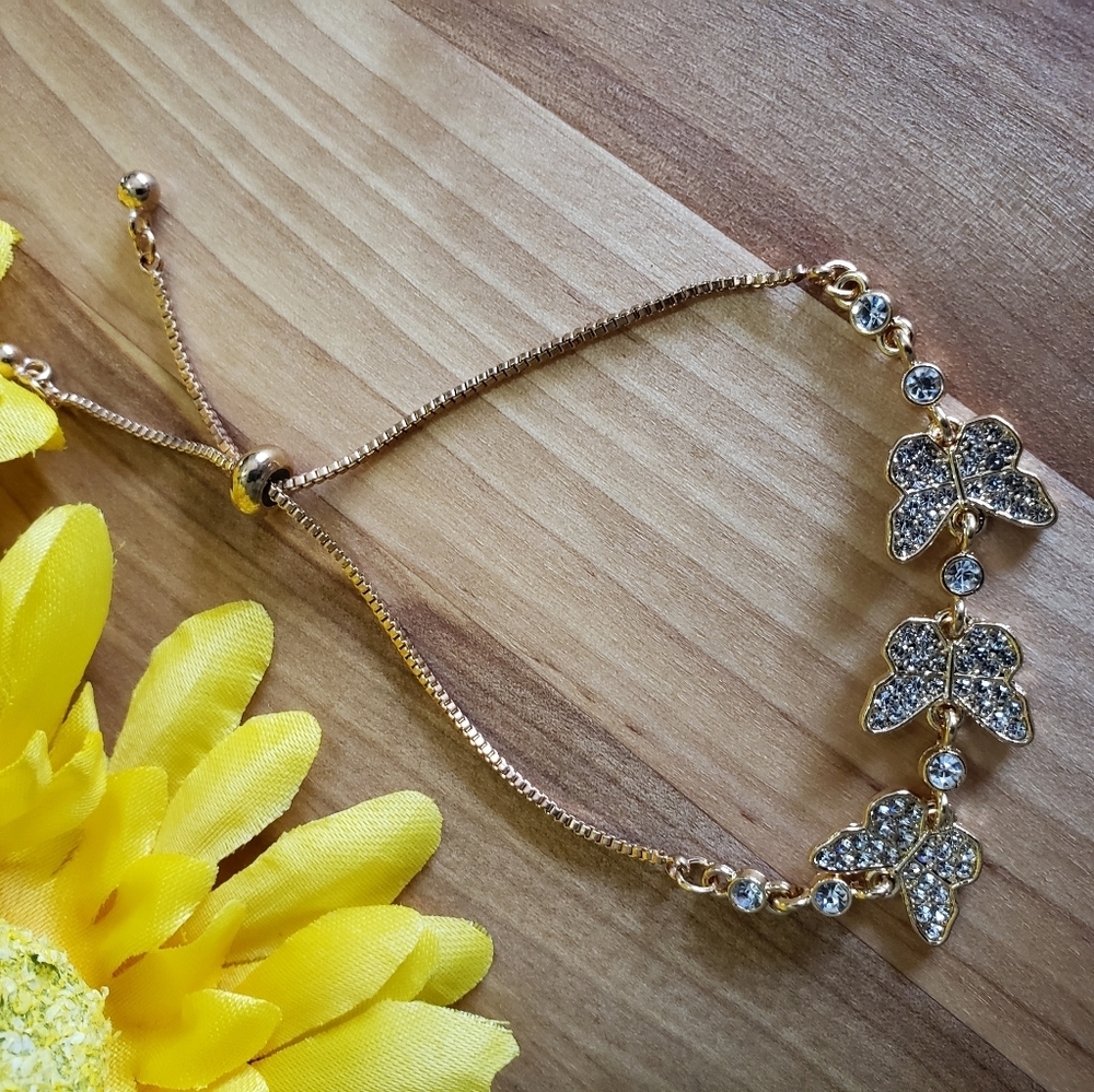 Butterfly Inlaid Shiny Rhinestone Bracelet - Picture 6 of 8
